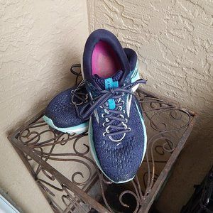 BROOKS GHOST 11 WOMENS RUNNING SHOES 8.5M